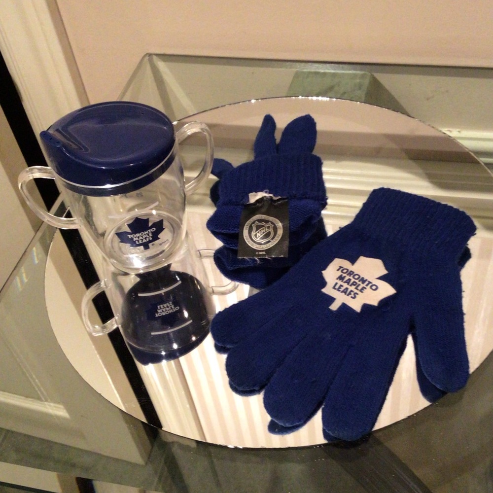 🛍️3 for$25🛍️⬇️P.D.⬇️Authentic NHL Toronto MapleLeafs Y2K gloves and sippie cup
